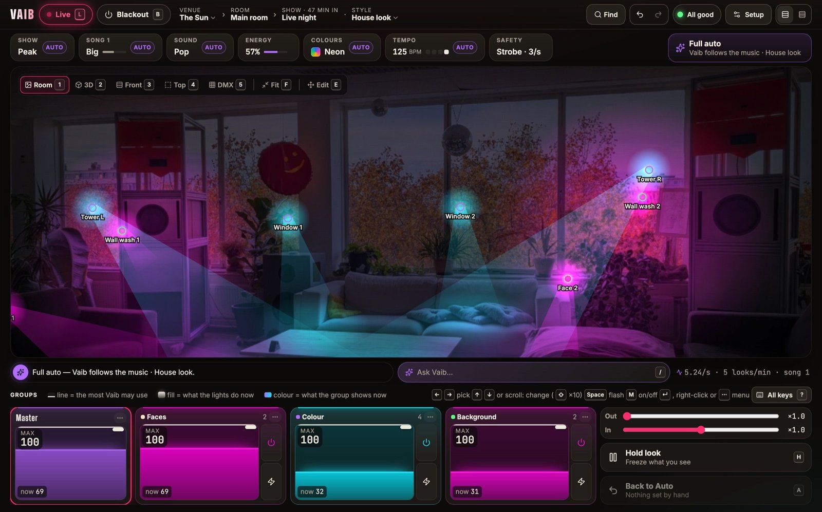 The Vaib desk, Live at The Sun: a small bar room with tall speaker towers lit pink and cyan by eight lights, House look, 125 BPM.